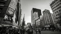 Lokasi kuil ini berada dekat dengan toko diskon terkenal di Akihabara, Don Quijote.