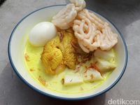  Mang  H Oyo  Gurih Kental Bubur  Ayam  Cakwe yang Terkenal 