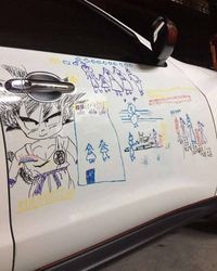 Ada Alasan Haru di Balik Pria yang Biarkan Anak Melukis di Mobilnya