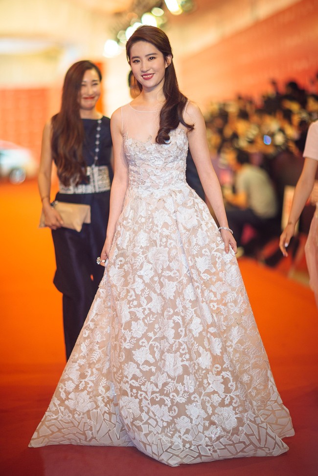 Sebelum tampil sebagai Mulan, Liu Yifei juga pernah eksis di beberapa film Hollywood, di antaranya The Forbidden Kingdom, Outcast dan The Chinese Widow. Foto: Dok. Getty Images