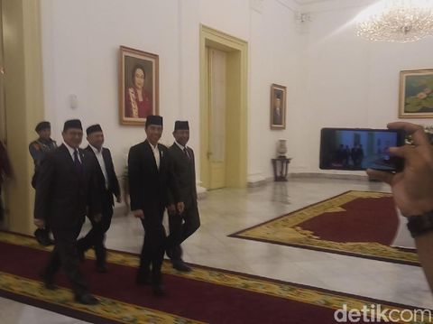 Jokowi Peringati Maulid Nabi Bersama Anak Yatim di Istana 