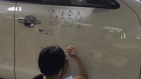 Menurut Yang, gambar putrinya pada mobil adalah kenangan yang tergores di mobilnya. Yang menganggap mobilnya tidak lengkap tanpa lukisan putrinya. Foto: Pool (Viral4Real)
