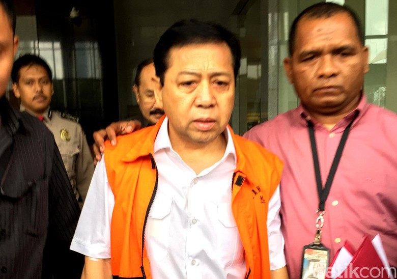 Ditahan KPK, Novanto Masih Dapat Gaji Sebagai Wakil Rakyat Ditahan KPK, Novanto Masih Dapat Gaji Sebagai Wakil Rakyat