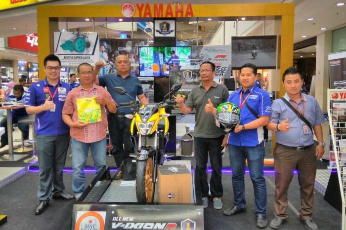 Peduli Pendidikan Lewat Lelang VixionR_1 Dekade di Facebook Yamaha