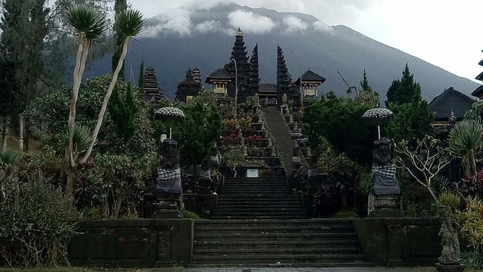 Pura Besakih di Bali Segera Dibuka Kembali
