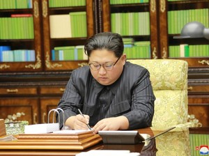 Sebut Kim Jong-Un Sick Puppy, Trump Akan Tambah Sanksi untuk Korut