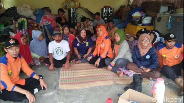 Aksi Sigap Tim Destana Citepus Atasi Amukan Ombak Palabuanratu