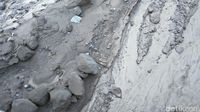 Penampakan Material yang Dibawa Lahar Dingin Erupsi Gunung Agung