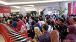 Ramai, Warga Berbondong-bondong ke Transmart Sukoharjo