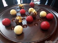 Sepanjang Bulan Ini Kalkun Panggang dengan Jamur Truffle Bordeuax Disajikan  di Restoran Ini