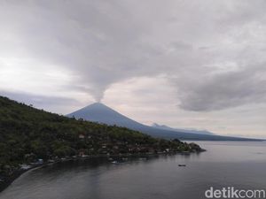 Polisi 24 Jam Jaga Ternak dan Harta Benda Pengungsi Gunung Agung