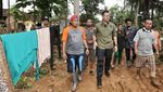 Gerilya AHY Bantu Korban Banjir Pacitan Hingga ke Desa