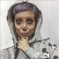 Sahar Tabar kini populer di Instagram. Followers Sahar mencapai lebih dari 475 ribu. Dia pun rajin mengunggah penampilannya ke media sosial meskipun dibanjiri oleh bullying. Foto: Dok. Instagram