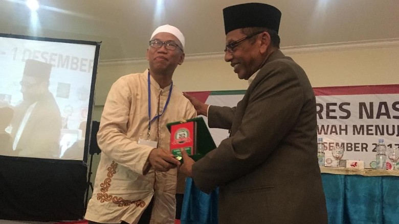 Dianggap Pahlawan Al Maidah, Buni Yani Dapat Hadiah Umroh Dianggap Pahlawan Al Maidah, Buni Yani Dapat Hadiah Umroh