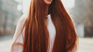 Sempat Nyaris Botak, Wanita Cantik Ini Kini Dijuluki Rapunzel Dunia Nyata