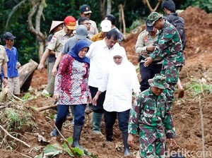 Kemensos Beri Bantuan Korban Banjir Pacitan Rp 1,3 Miliar