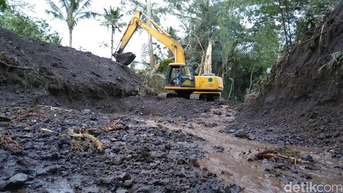 Minimalkan Dampak Lahar Dingin, Sungai di Karangasem Dinormalisasi