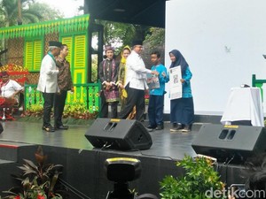 Satu Pendamping Penerima KJP Usia SD-SMP Juga Gratis Masuk Ancol