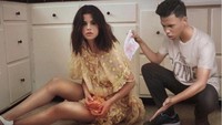 Ada juga bersama dengan Selena Gomez. Foto: Instagram Syahril Ramadhan