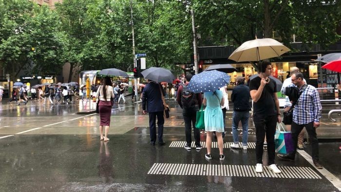 Badai Hujan dan Petir Berlanjut di Melbourne