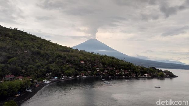 Kecemasan Nelayan Karangasem Jika Gunung Agung Erupsi Lebih Besar