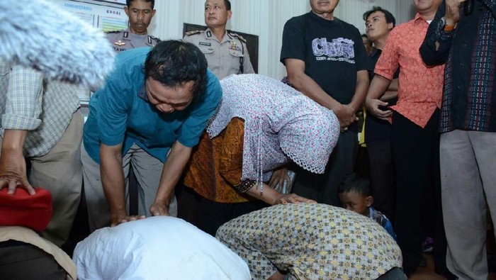 Polres Tangerang Hukum 21 Pelajar Tawuran dengan Sujud ke Orang Tua