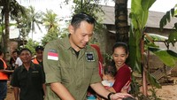 Semangat semuanya. Ayo bangkit Pacitan, kata AHY menghibur. (Dok. The Yudhoyono Institute)