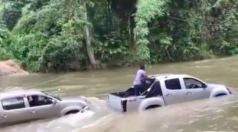 Mantap! Pertarungan Isuzu D-Max vs Toyota Hilux