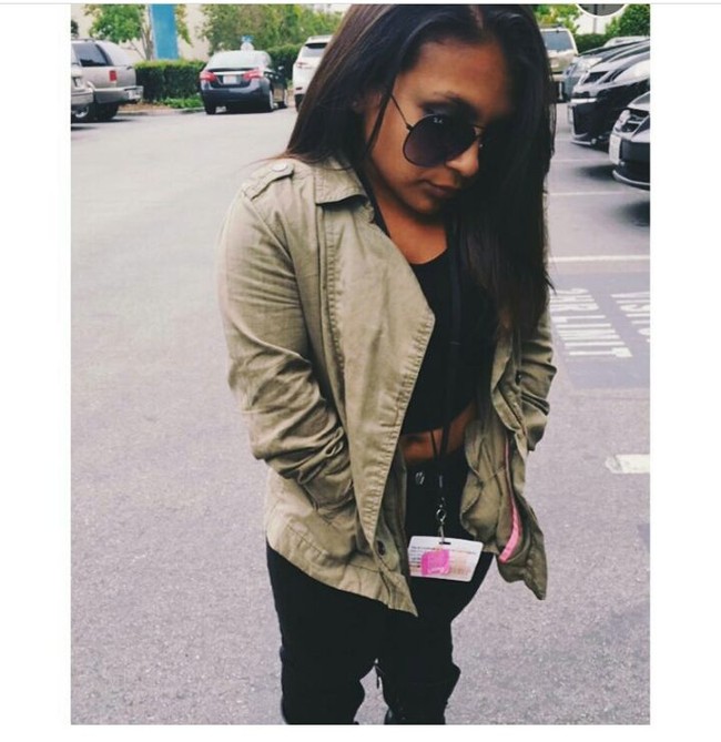 Memiliki keterbatasan fisik membuat Dru kerap kali di-bully dan mendapatkan intimidasi dari orang-orang di sekitarnya. Tumbuh sebagai orang kecil mengajari saya kekuatan, daya tahan, pengertian, kesabaran, dan hidup tanpa penilaian orang lain. Anda tidak pernah tahu apa yang orang itu mampu lakukan, ujar Dru. Foto: Instagram