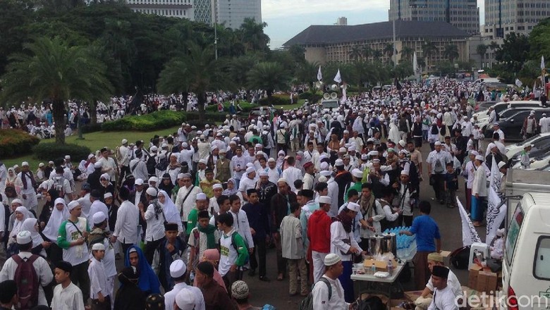 Panitia Reuni 212: Peserta Melebihi 7,5 Juta Orang Panitia Reuni 212: Peserta Melebihi 7,5 Juta Orang