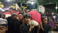 Mengintip Ritual Panjang Jimat Keraton Kanoman Cirebon Saat Maulid