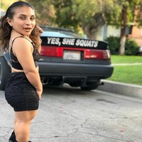 Wanita asal Nevada, Amerika Serikat ini berhasil mengubah persepsi masyarakat bahwa menjadi model di dunia fashion tak harus memiliki wajah cantik dengan bentuk tubuh indah dan proporsional. Foto: Instagram