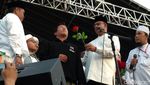 Foto: Melihat Lagi Momen 212 dari Salat Subuh Hingga Monas Bersih Lagi