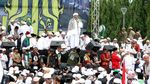 Momen-momen Reuni 212: Orasi, Antre di Toilet dan Monas yang Bersih