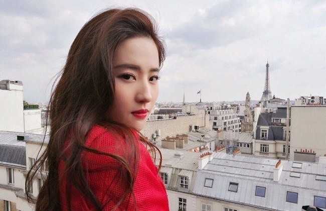 Liu Yifei atau dikenal juga dengan nama Crystal Liu ditunjuk sebagai pemeran tokoh ikonik Mulan, mengalahkan 1.000 kandidat dari lima kontingen. Foto: instagram