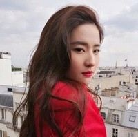 Liu Yifei atau dikenal juga dengan nama Crystal Liu ditunjuk sebagai pemeran tokoh ikonik Mulan, mengalahkan 1.000 kandidat dari lima kontingen. Foto: instagram