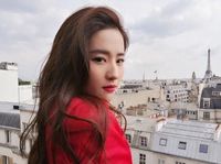 8 Pesona Liu Yifei, Bidadari dari China Saat Pemotretan untuk Louis Vuitton