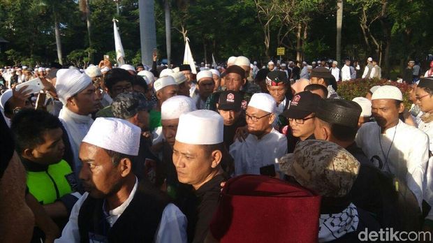 Buni Yani hadiri reuni 212