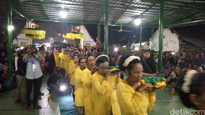 Mengintip Ritual Panjang Jimat Keraton Kanoman Cirebon 