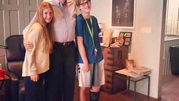 Bersama sang kakek, Bill Gates Sr dan kakak perempuannya, Jennifer. Foto: Instagram