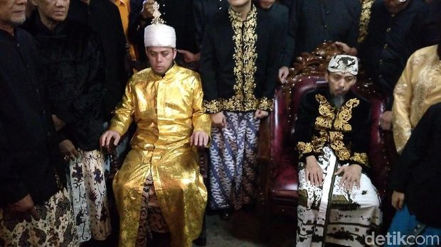 Mengintip Ritual Panjang Jimat Keraton Kanoman Cirebon Saat Maulid