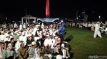 Foto: Massa Reuni 212 Salat Subuh Berjamaah di Monas