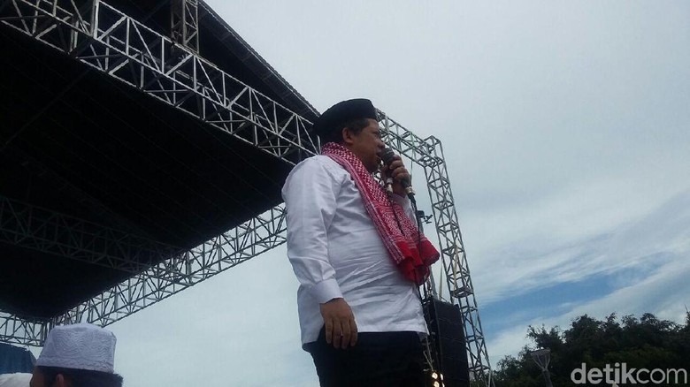 Fahri Hamzah: Pak Jokowi Alumni 212, Kita Doakan Jadi Mujahid Fahri Hamzah: Pak Jokowi Alumni 212, Kita Doakan Jadi Mujahid