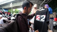 Kaos yang dijual bertemakan 212.