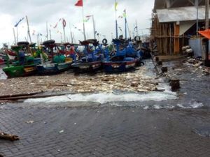 Pasca Ombak Tinggi, Perahu SAR Sukabumi Hilang