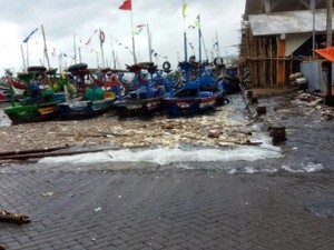 Pasca Ombak Tinggi, Perahu SAR Sukabumi Hilang