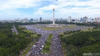 Foto-foto ini diambil di periode pukul 10.00 WIB hingga 11.00 WIB. Massa sudah tidak sepadat pagi hari. Massa bubar sekitar pukul 12.00 WIB. Foto: Muhammad Abdurrosyid