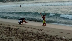 Bali vs Turis Gembel