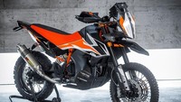 Dengan mengusung mesin LC8c parallel-twin terbaru berkapasitas 799cc, motor ini dijamin bakal mampu menyemburkan 103,3 tenaga kuda di rpm 9.000. Foto: Pool (Motorcyclenews)