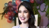 Dewi Sandra termasuk artis yang sangat aktif ketika mengandung.